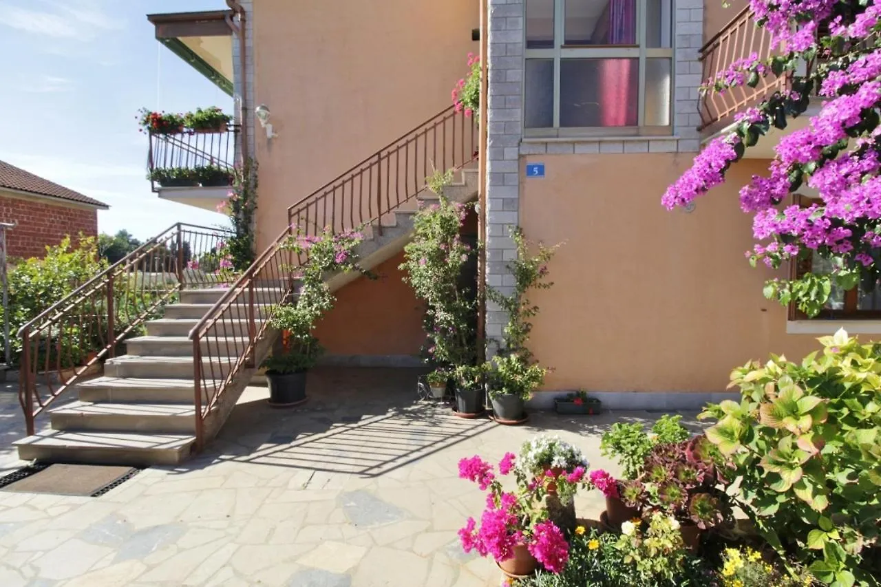 Apartments Marija Savudrija Guest house